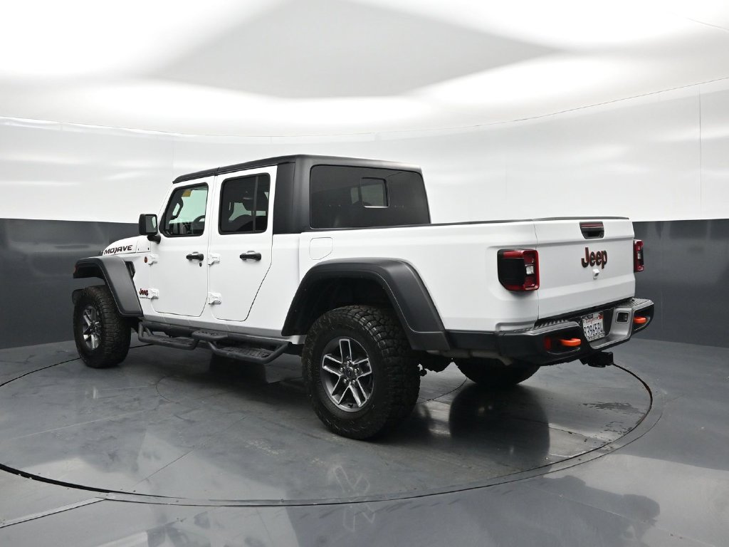 Used 2024 Jeep Gladiator Mojave AWD/4WD image 7