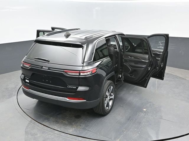 Used 2023 Jeep Grand Cherokee Limited AWD/4WD image 28