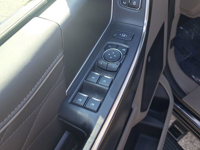 Certified 2025 Ford F450 Platinum w/ Platinum Plus Package image 19