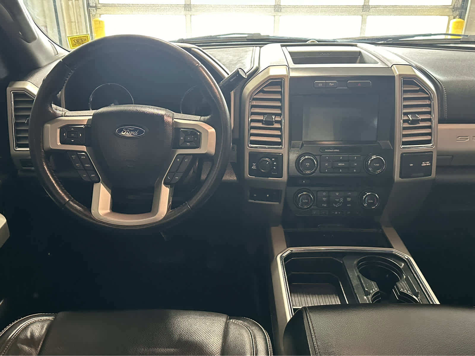 Certified 2017 Ford F350 Lariat w/ Chrome Package image 10