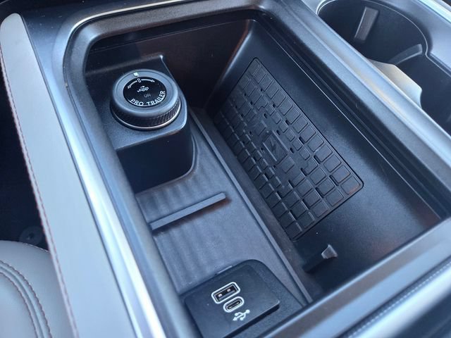 Certified 2025 Ford Expedition Active AWD/4WD image 17