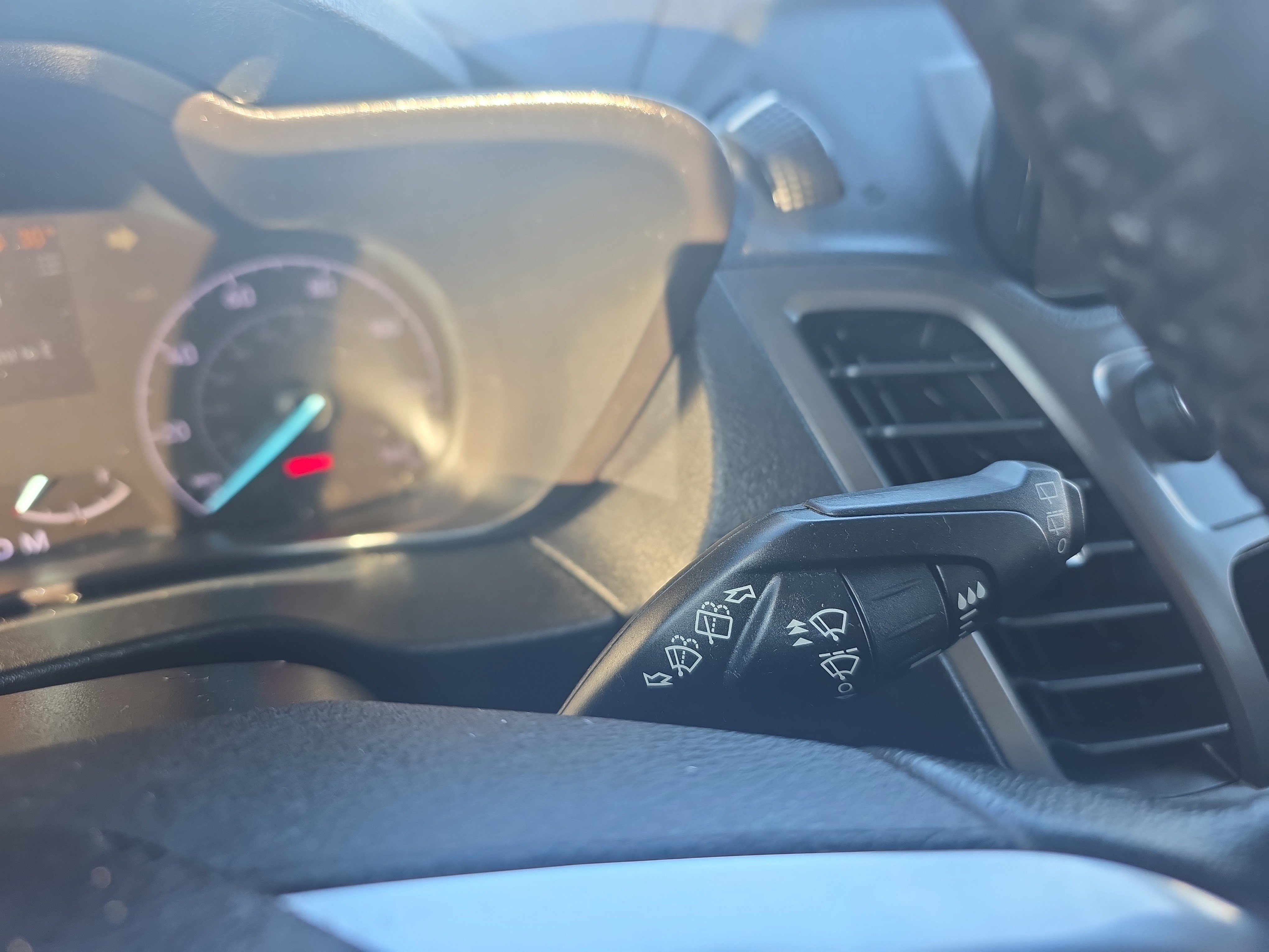 Certified 2019 Ford Transit Connect XL image 30