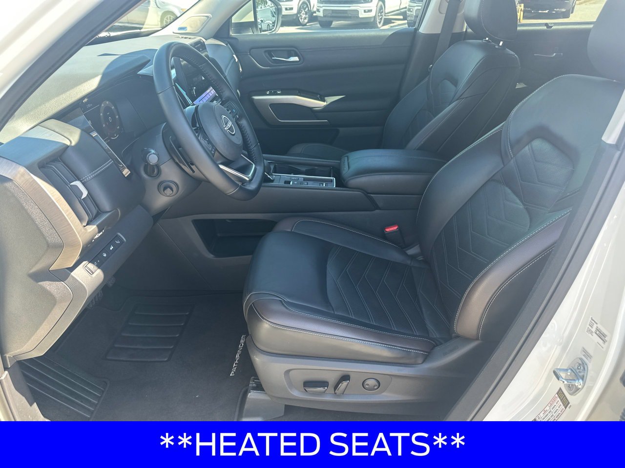Used 2022 Nissan Pathfinder Platinum w/ Cargo Package FWD image 10