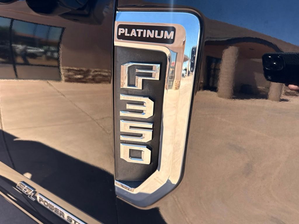 Certified 2017 Ford F350 Platinum w/ Platinum Ultimate Package AWD/4WD image 14