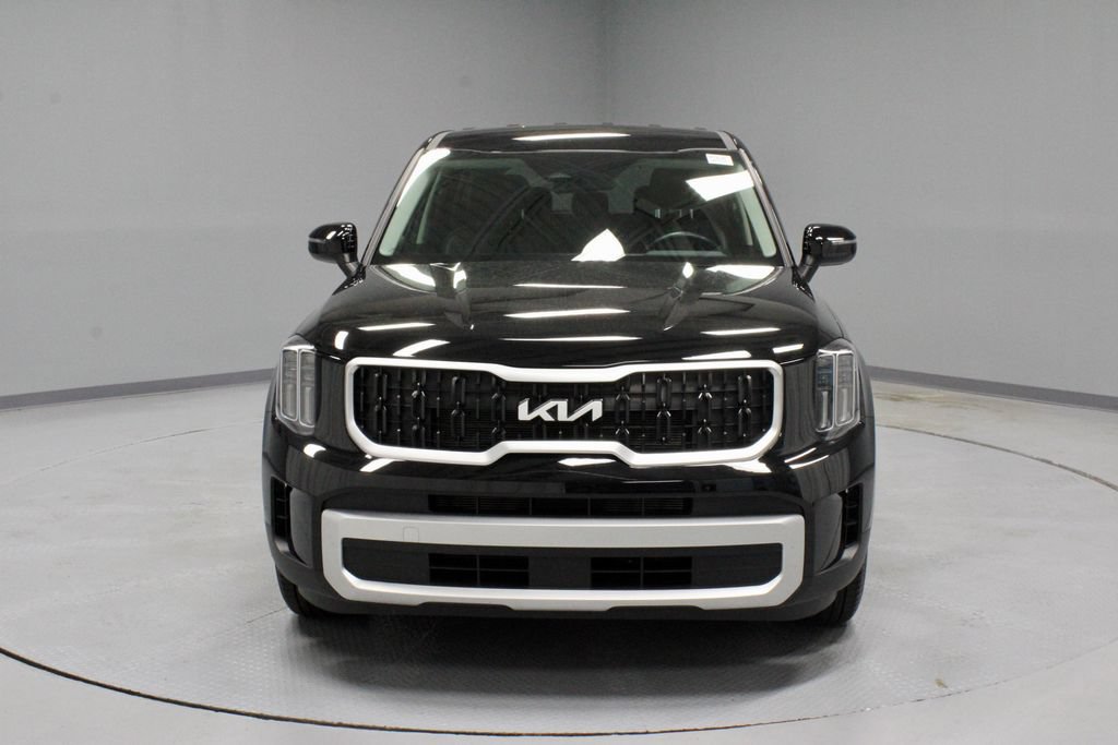 Used 2025 Kia Telluride LX FWD image 6