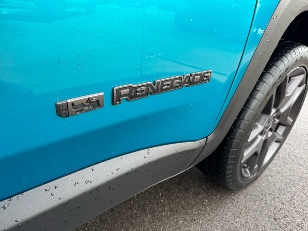 Used 2021 Jeep Renegade Latitude AWD/4WD image 10