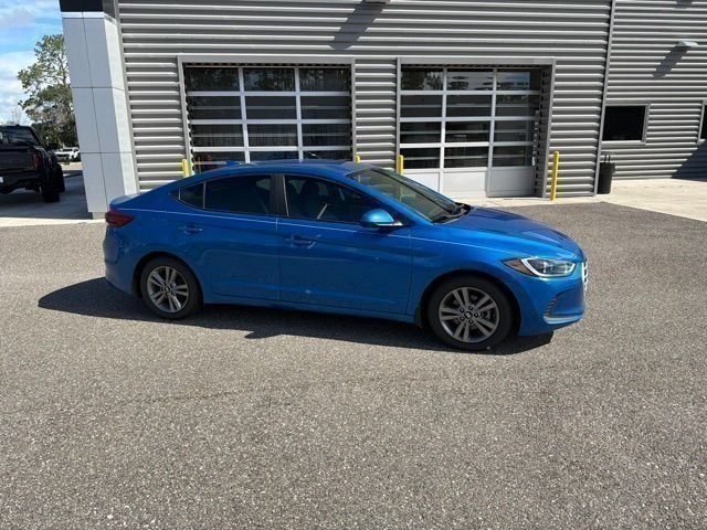 Used 2017 Hyundai Elantra SE FWD image 2