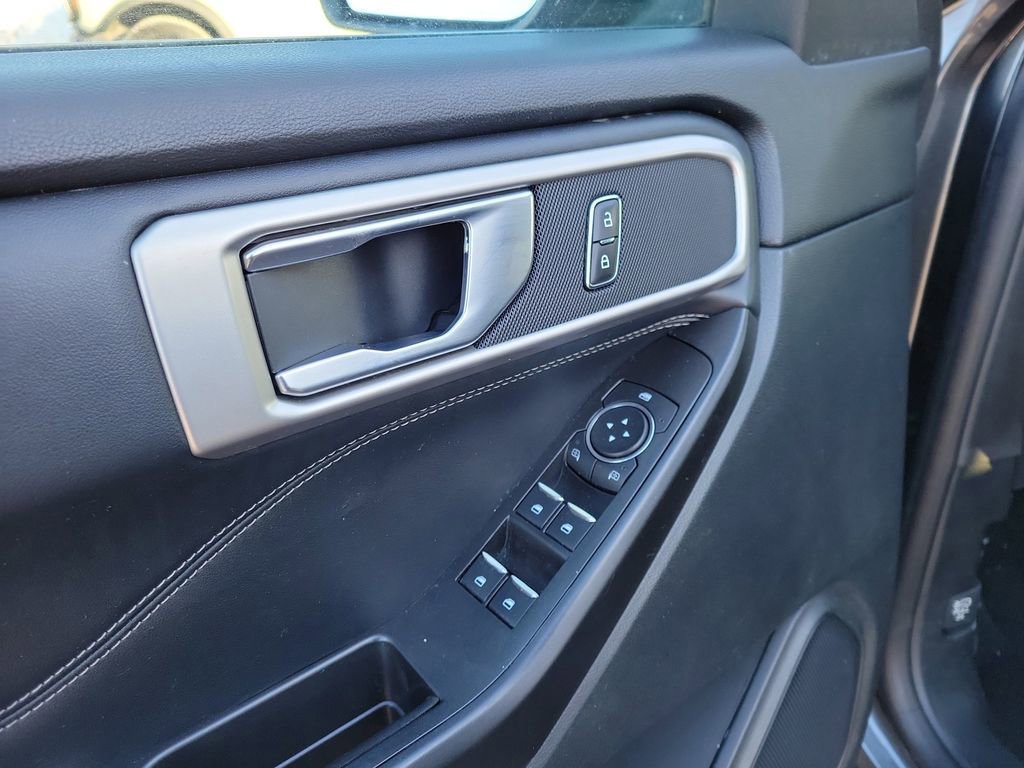 Certified 2020 Ford Explorer XLT w/ Equipment Group 202A image 19
