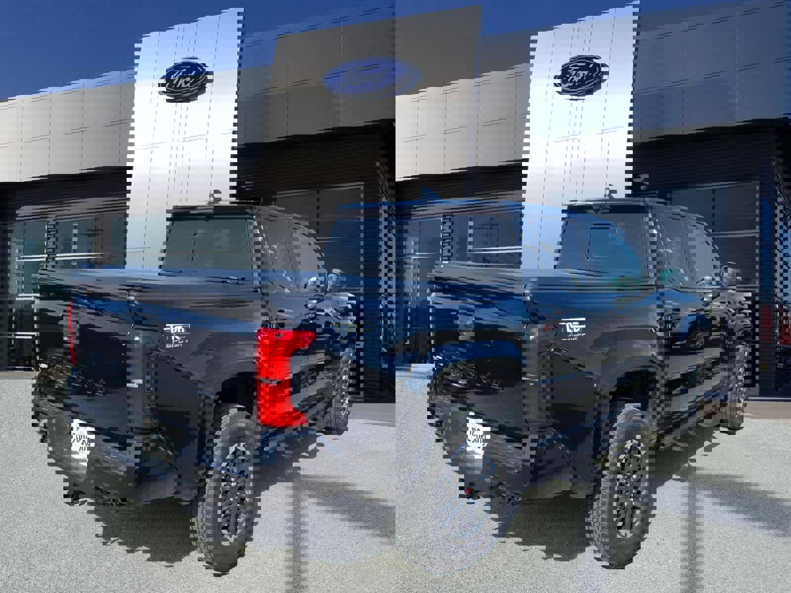 Used 2025 Toyota Tacoma TRD Sport w/ TRD Sport Premium Package image 2