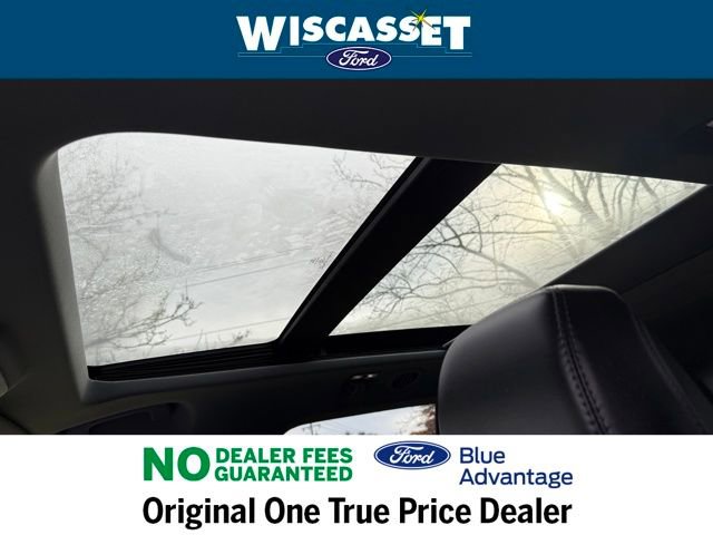 Certified 2022 Ford Explorer XLT w/ Equipment Group 202A image 10