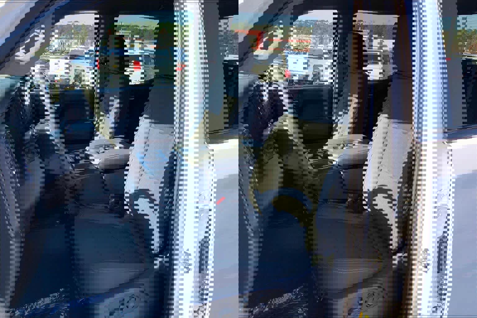 Used 2023 Chevrolet Silverado 1500 Custom image 7