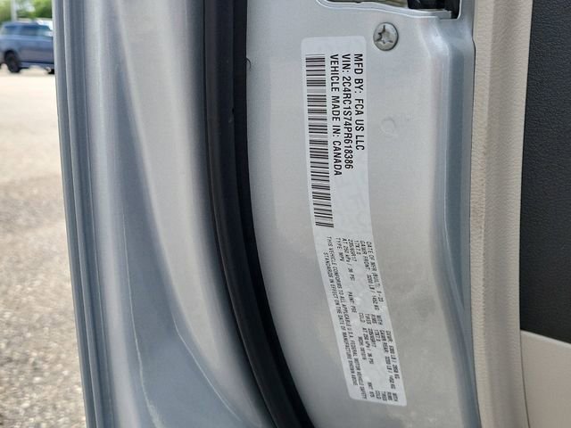 Used 2023 Chrysler Pacifica Limited image 35