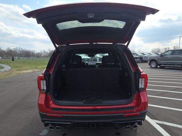 Certified 2025 Ford Explorer ST AWD/4WD image 10