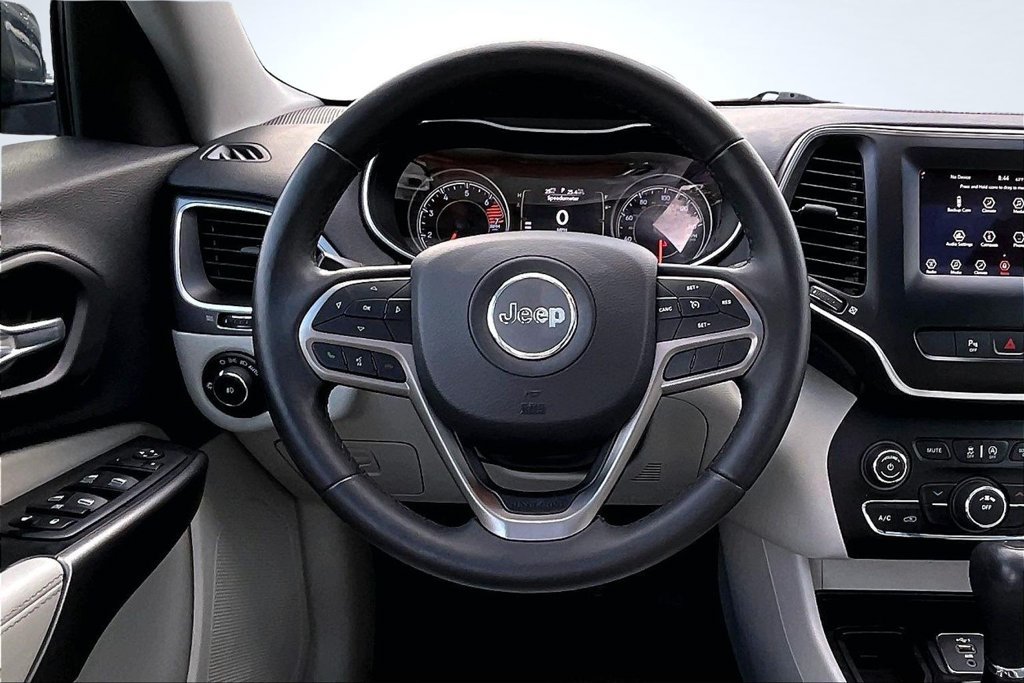 Used 2020 Jeep Cherokee Latitude Plus FWD image 10