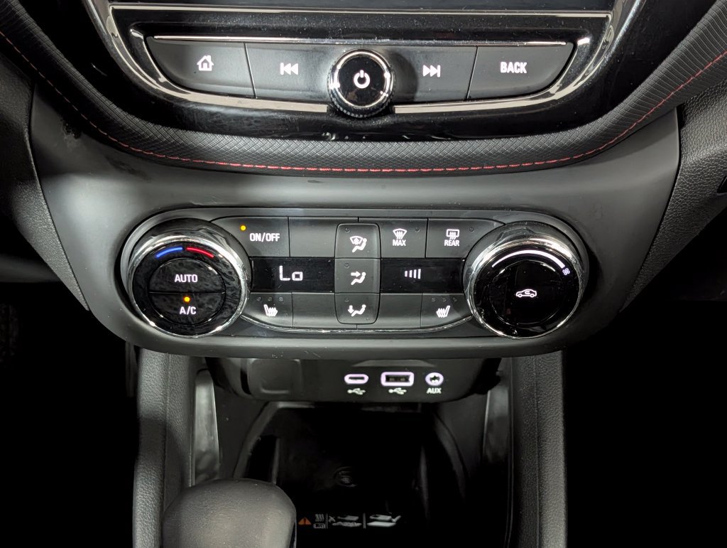 Used 2022 Chevrolet TrailBlazer RS w/ Sun and Liftgate Package FWD image 16