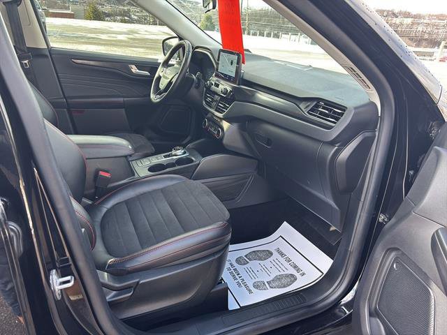 Certified 2022 Ford Escape SEL w/ SEL Stealth AWD Package image 20