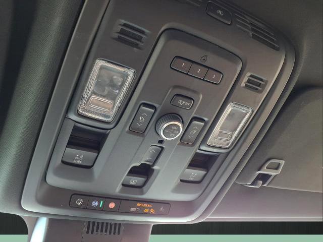 Used 2024 GMC Yukon Denali Ultimate AWD/4WD image 29