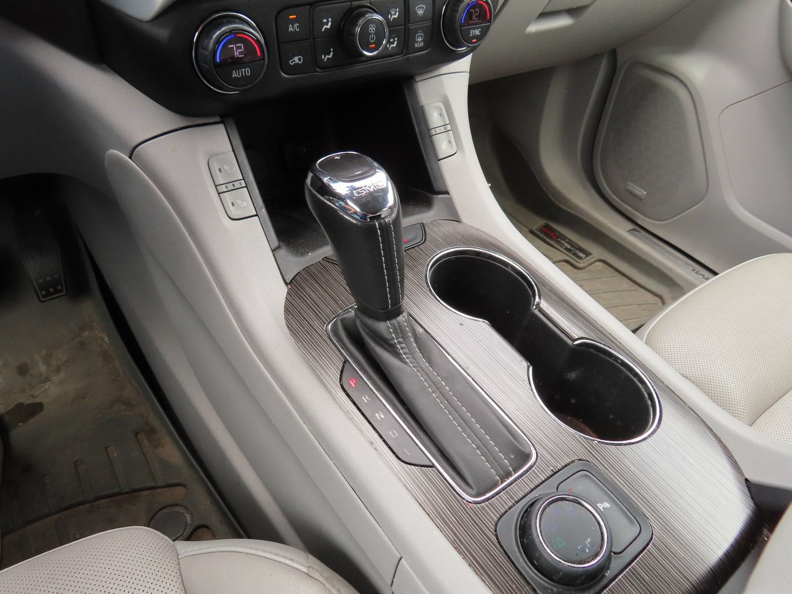 Used 2019 GMC Acadia SLT AWD/4WD image 25