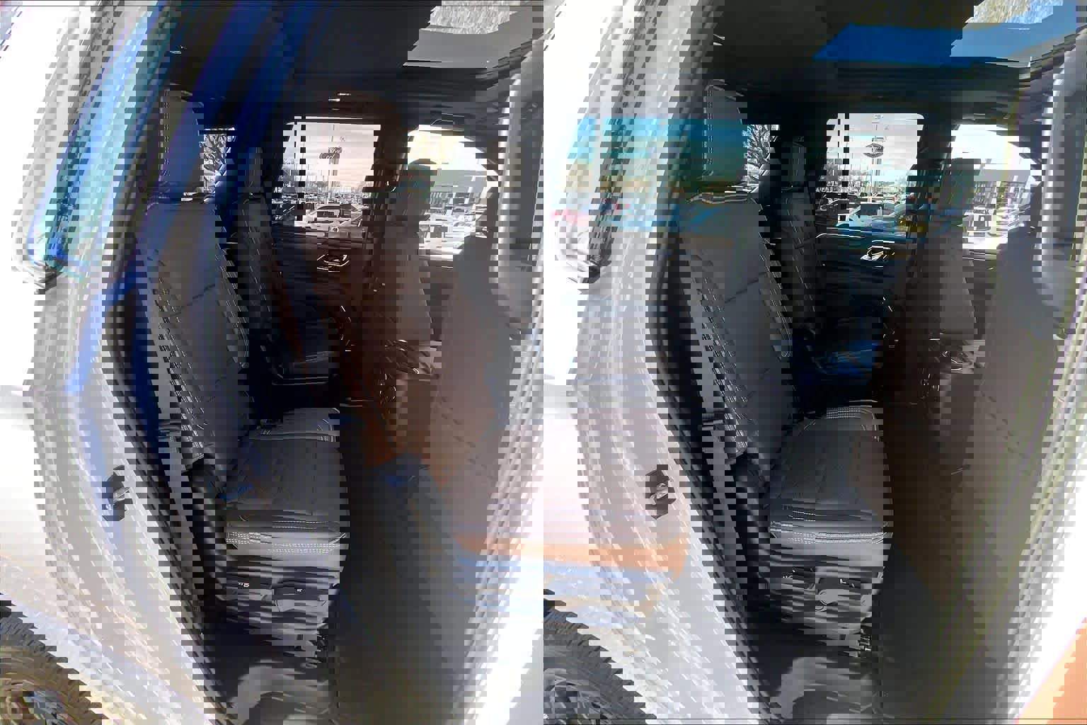 Used 2024 Chevrolet Tahoe High Country w/ Premium Package image 19