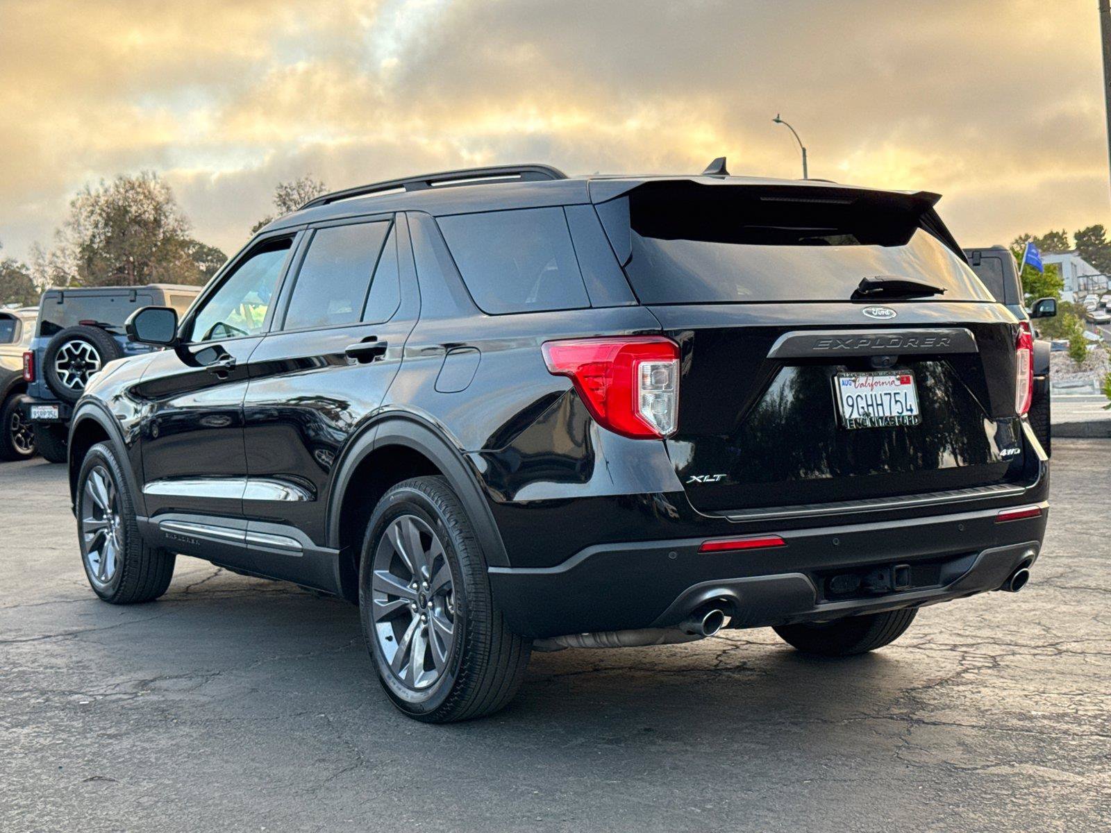 Certified 2023 Ford Explorer XLT w/ Equipment Group 202A AWD/4WD image 10