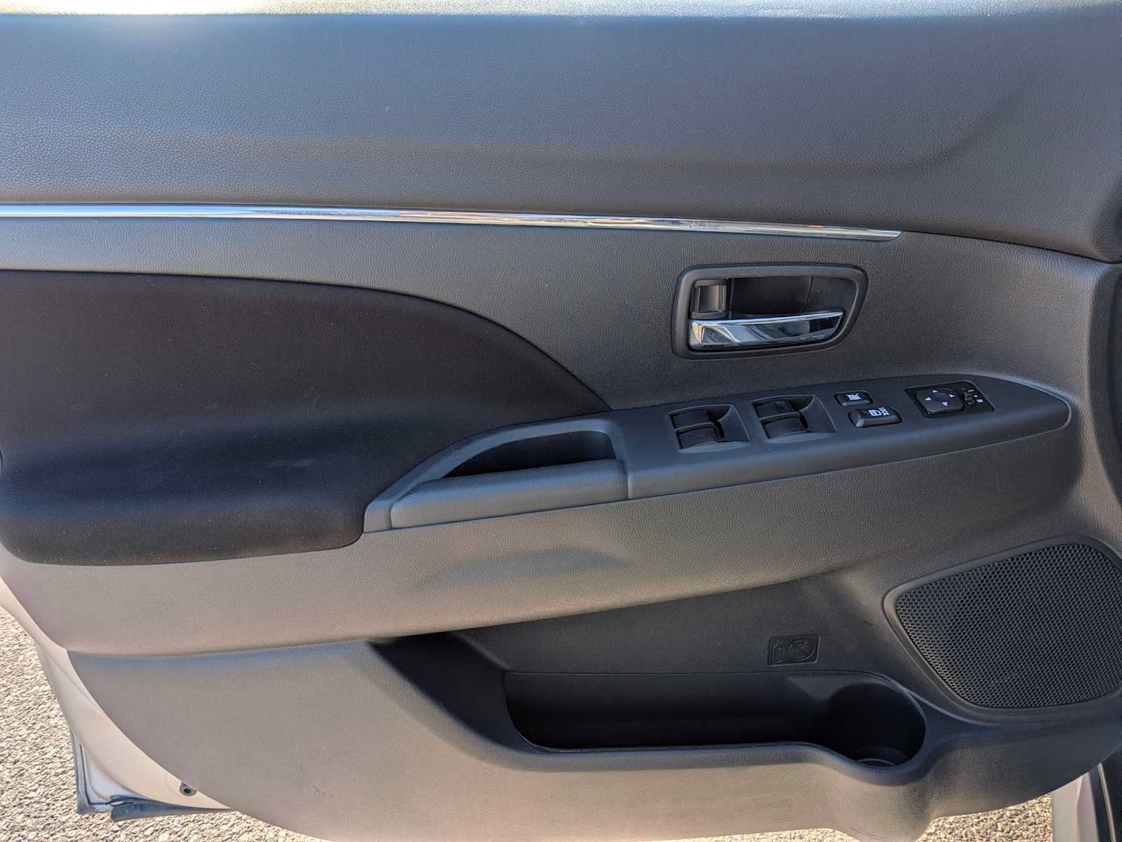 Used 2025 Mitsubishi Outlander Sport ES AWD/4WD image 19