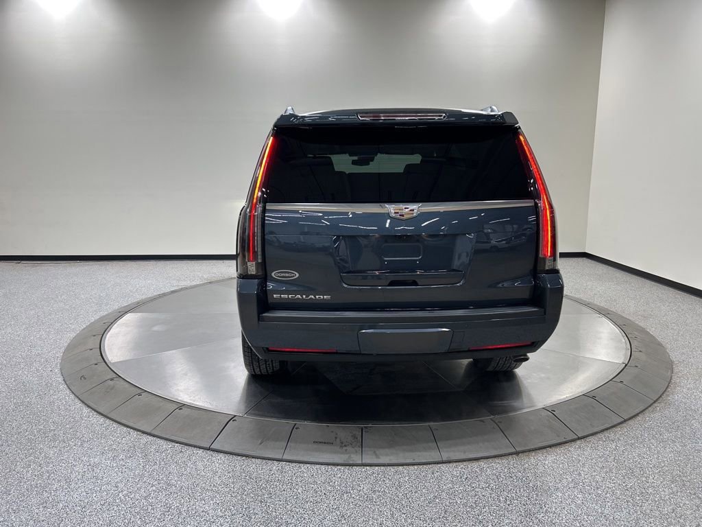 Used 2020 Cadillac Escalade Platinum image 4
