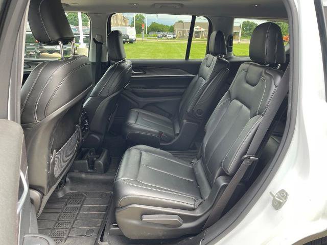 Used 2023 Jeep Grand Cherokee L Limited AWD/4WD image 11