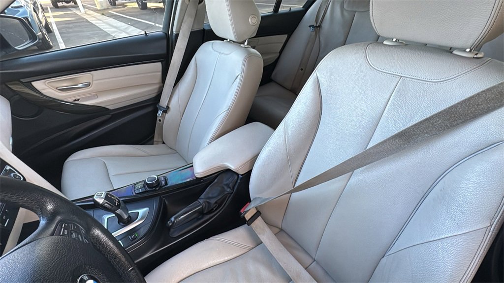 Used 2017 BMW 320i Sedan image 22