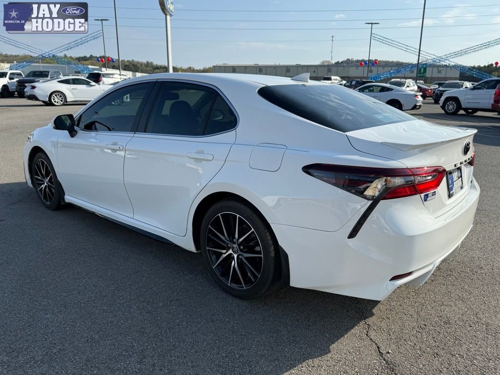 Used 2024 Toyota Camry SE w/ Convenience Package image 4