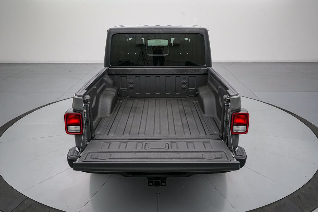 Used 2021 Jeep Gladiator Sport AWD/4WD image 6