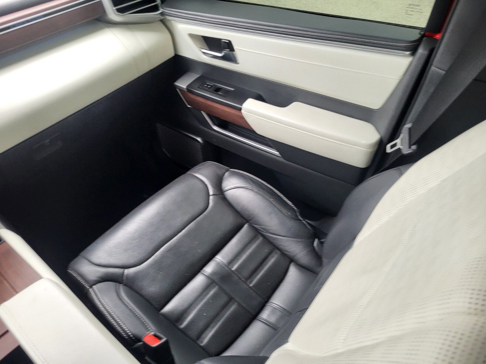 Used 2024 Toyota Sequoia Capstone image 16