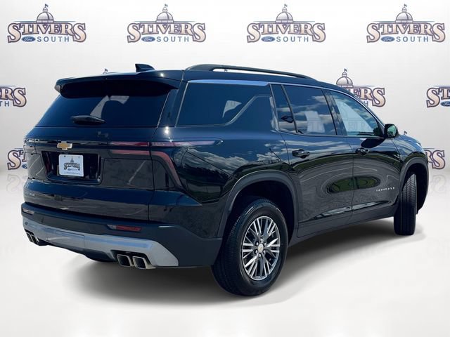 Used 2026 Chevrolet Traverse LT FWD image 3