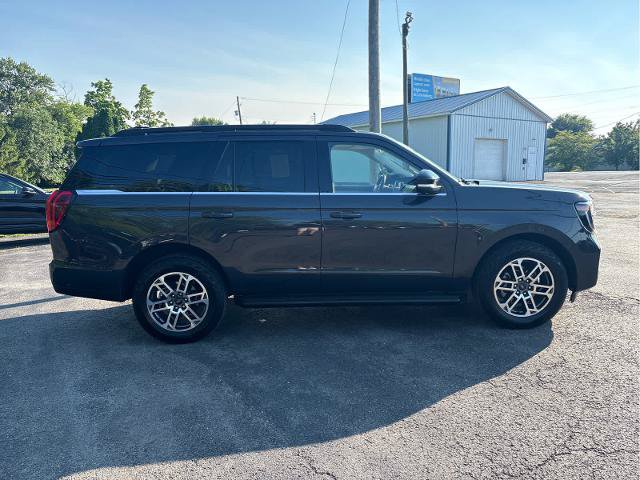 Certified 2025 Ford Expedition Active AWD/4WD image 4