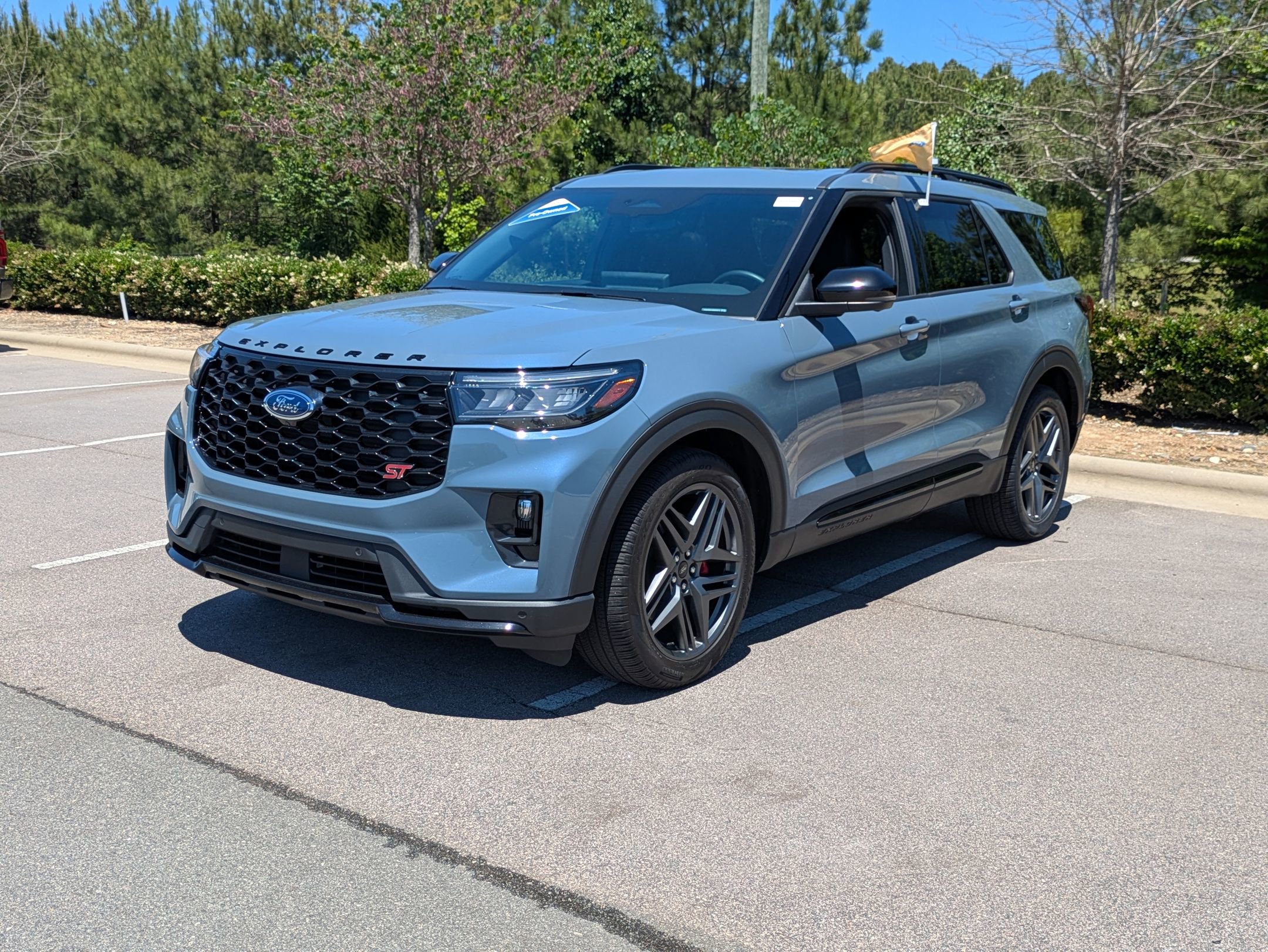 Certified 2025 Ford Explorer ST w/ Sun And Sound Package AWD/4WD image 8