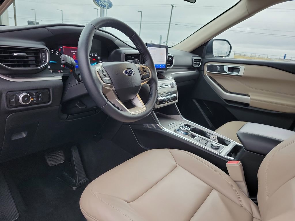 Certified 2023 Ford Explorer XLT w/ Equipment Group 202A image 20