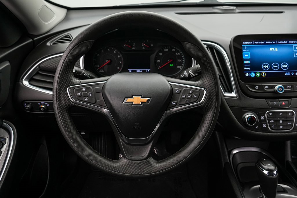 Used 2020 Chevrolet Malibu LT image 13