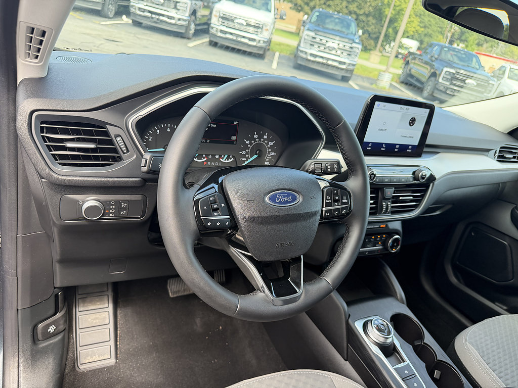 Certified 2022 Ford Escape SE w/ Cold Weather Package AWD/4WD image 13
