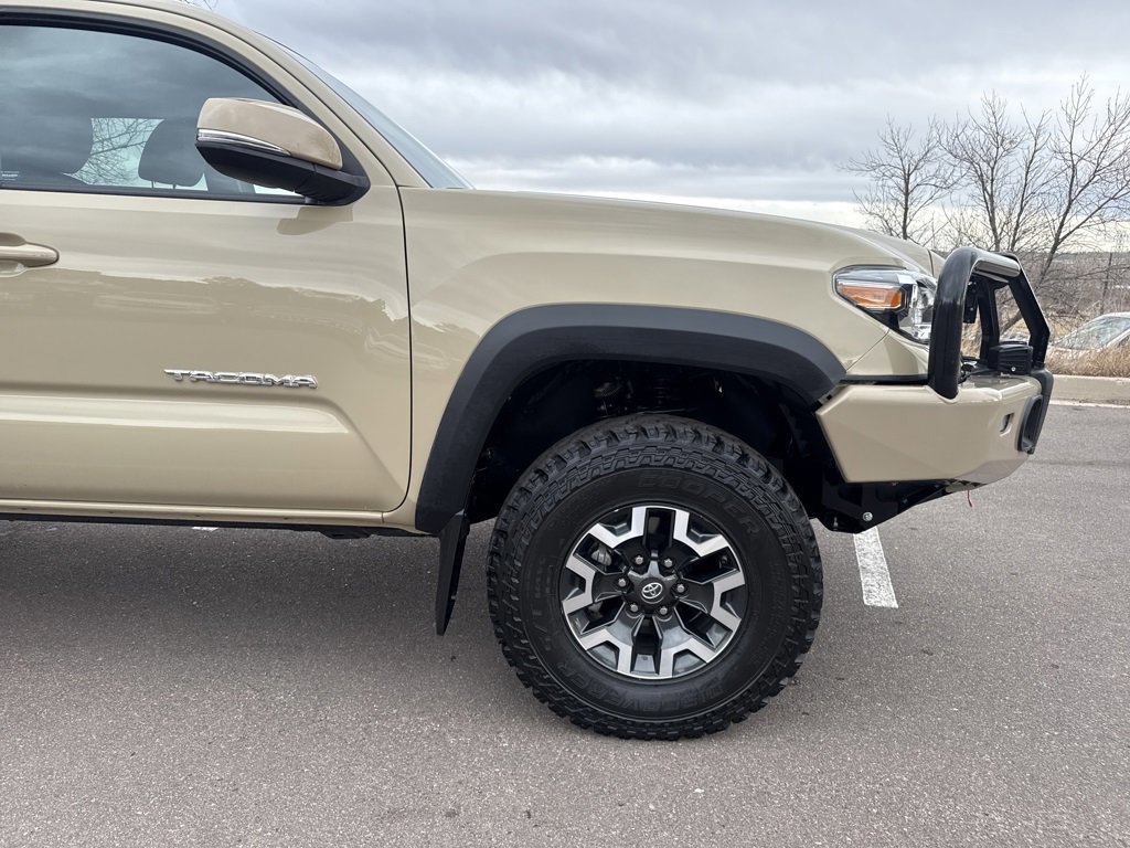 Used 2017 Toyota Tacoma TRD Off-Road image 35