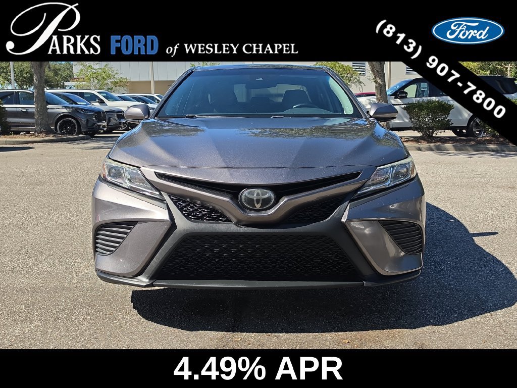 Used 2020 Toyota Camry SE FWD image 3