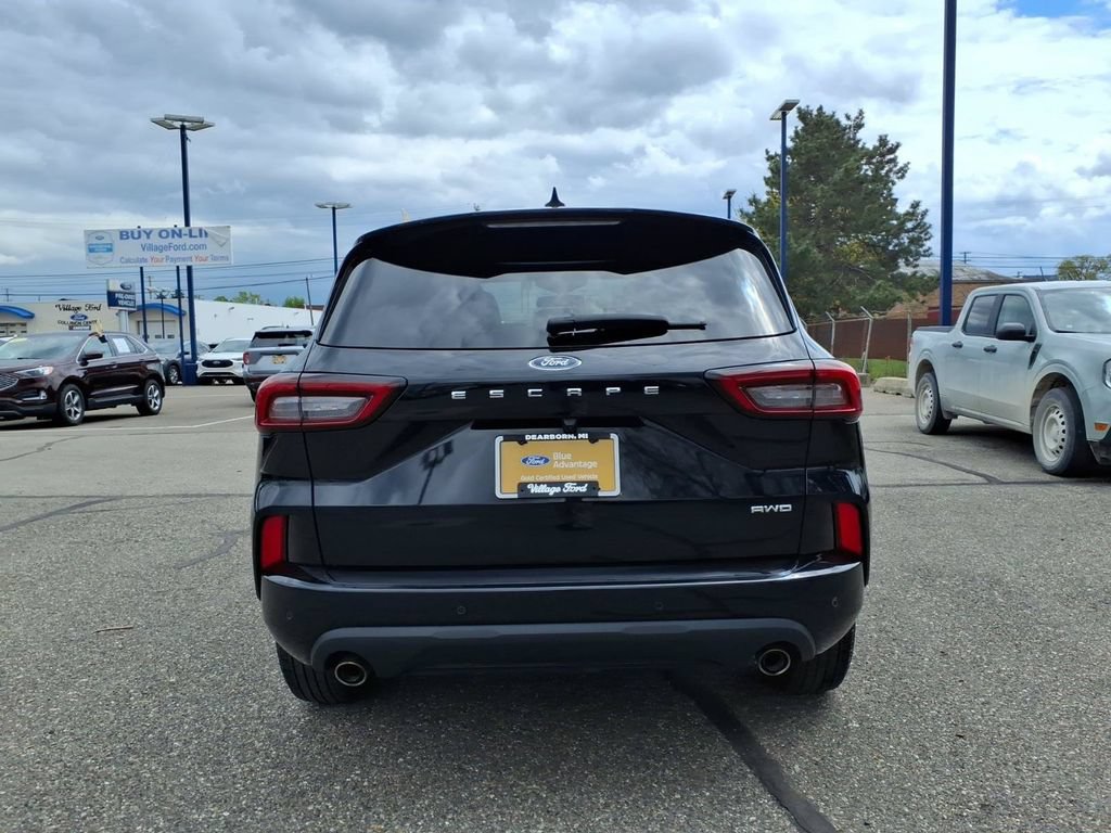 Certified 2024 Ford Escape ST-Line w/ Tech Pack #1 AWD/4WD image 8
