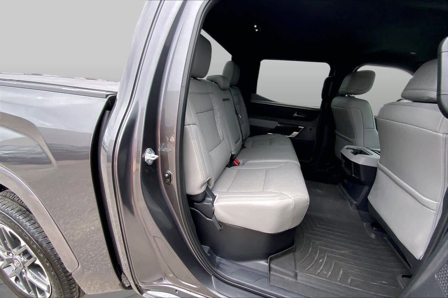 Used 2025 Toyota Tundra Limited AWD/4WD image 19
