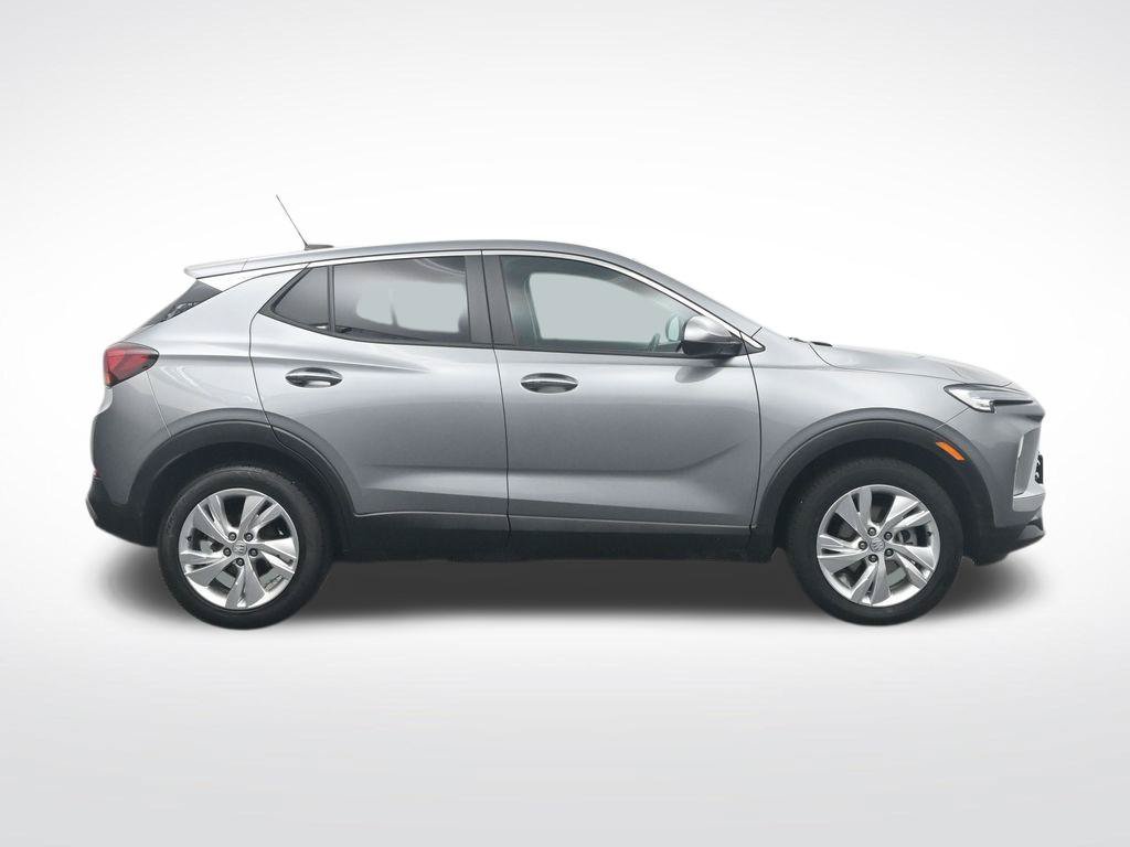 Used 2025 Buick Encore GX Preferred AWD/4WD image 4