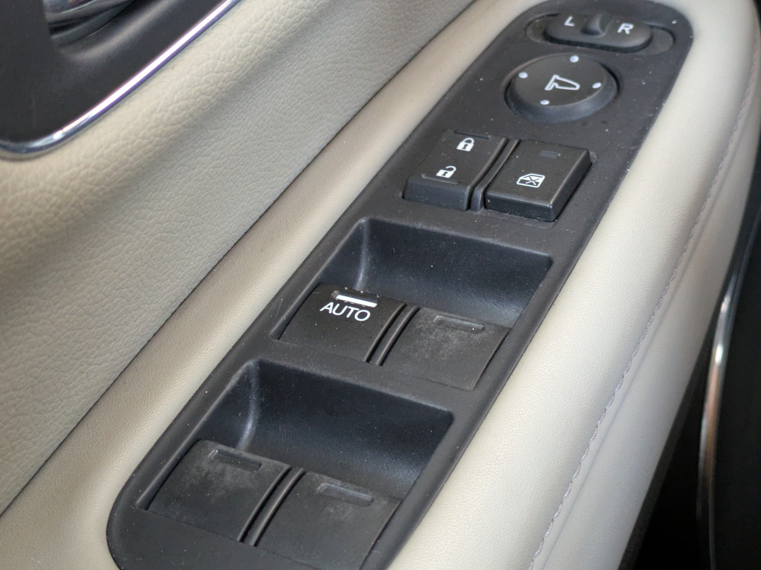 Used 2018 Honda HR-V EX-L image 25