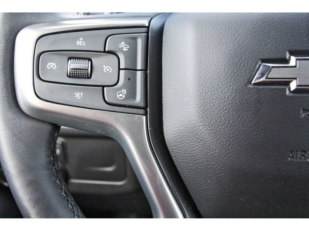 Used 2022 Chevrolet Tahoe Z71 w/ Luxury Package AWD/4WD image 18