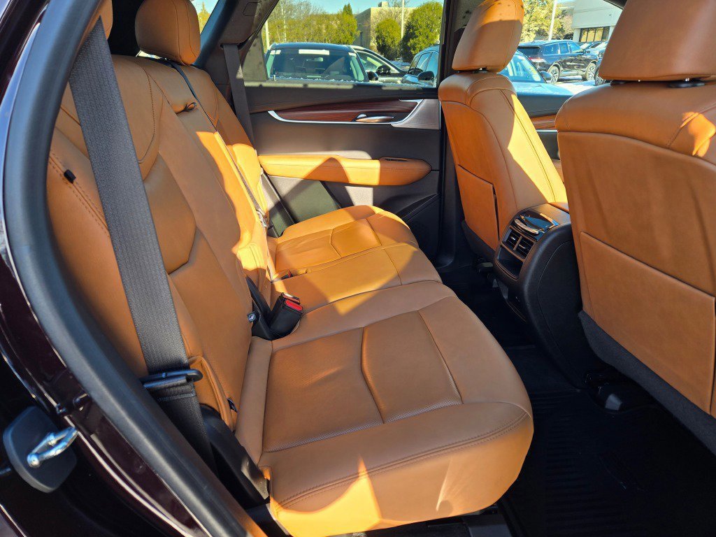 Used 2021 Cadillac XT5 Premium Luxury image 12