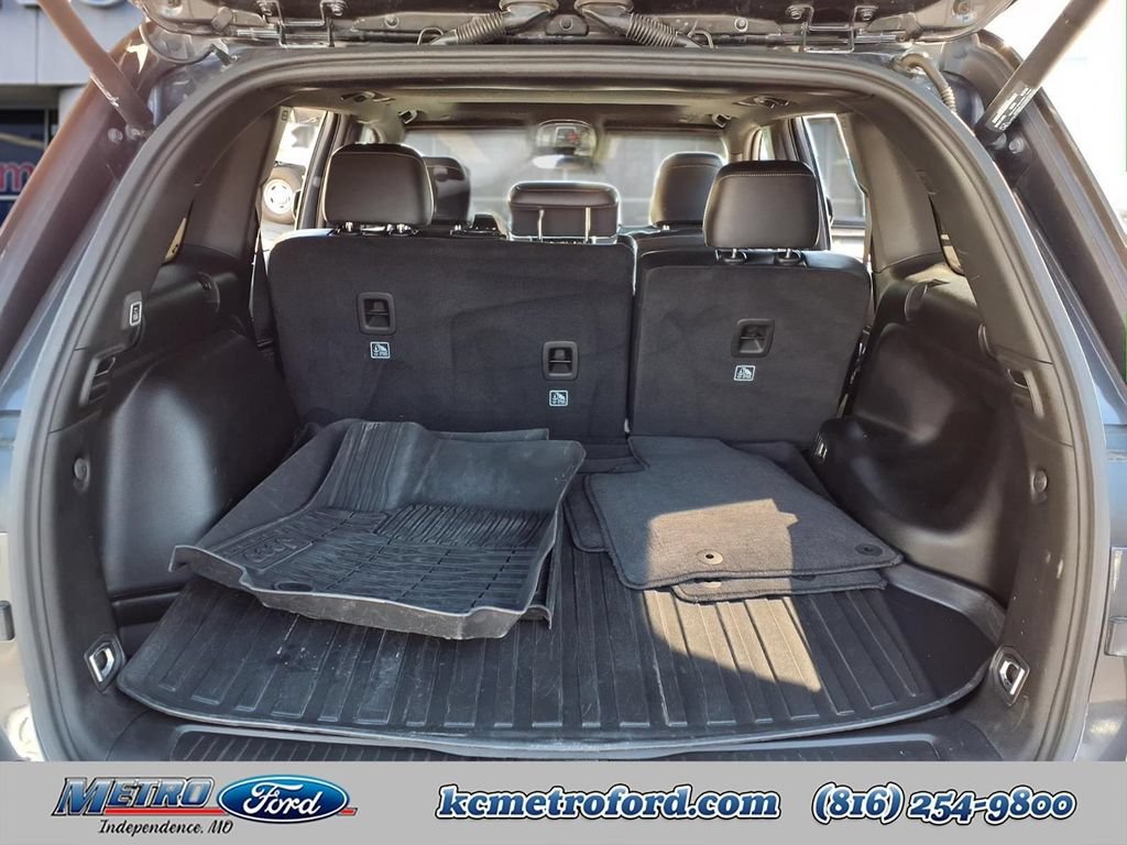 Used 2023 Jeep Grand Cherokee Altitude AWD/4WD image 31
