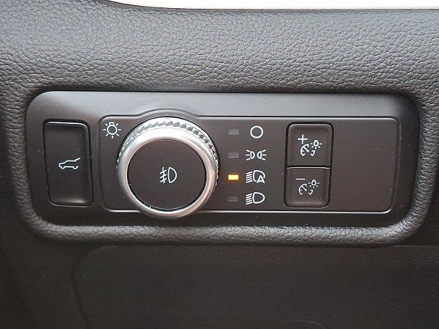 Certified 2023 Ford Explorer XLT w/ Equipment Group 202A AWD/4WD image 25