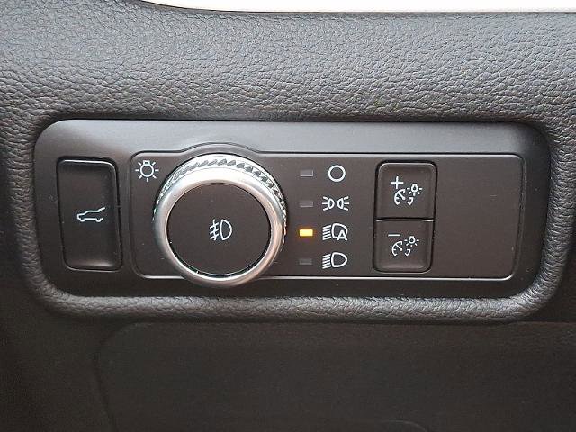 Certified 2023 Ford Explorer XLT w/ Equipment Group 202A AWD/4WD image 25