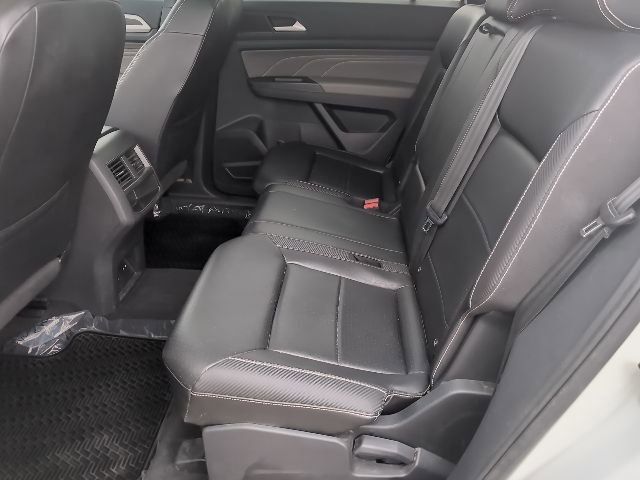 Used 2021 Volkswagen Atlas Cross Sport SEL R-Line image 19