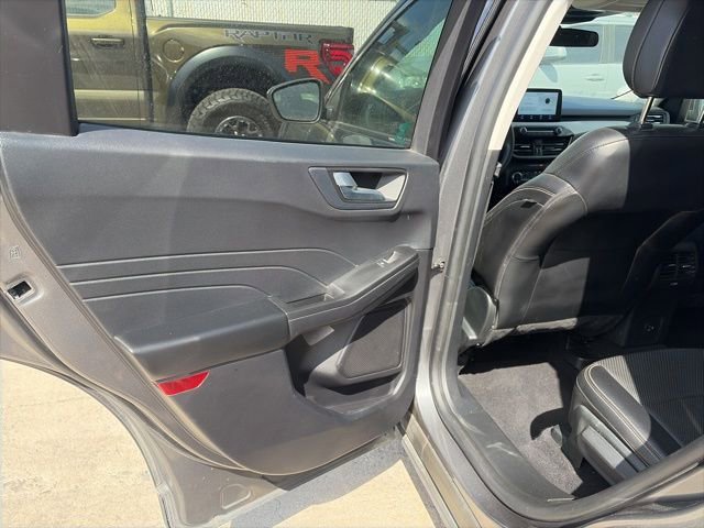 Certified 2022 Ford Escape SEL AWD/4WD image 10